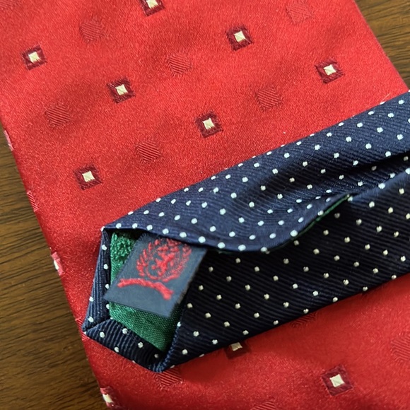 Vintage Tommy Hilfiger Tie. EUC - Picture 10 of 10